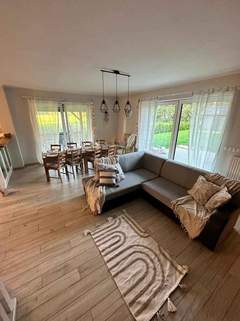 Domowy Zakatek Villa Tuchom Exteriör bild
