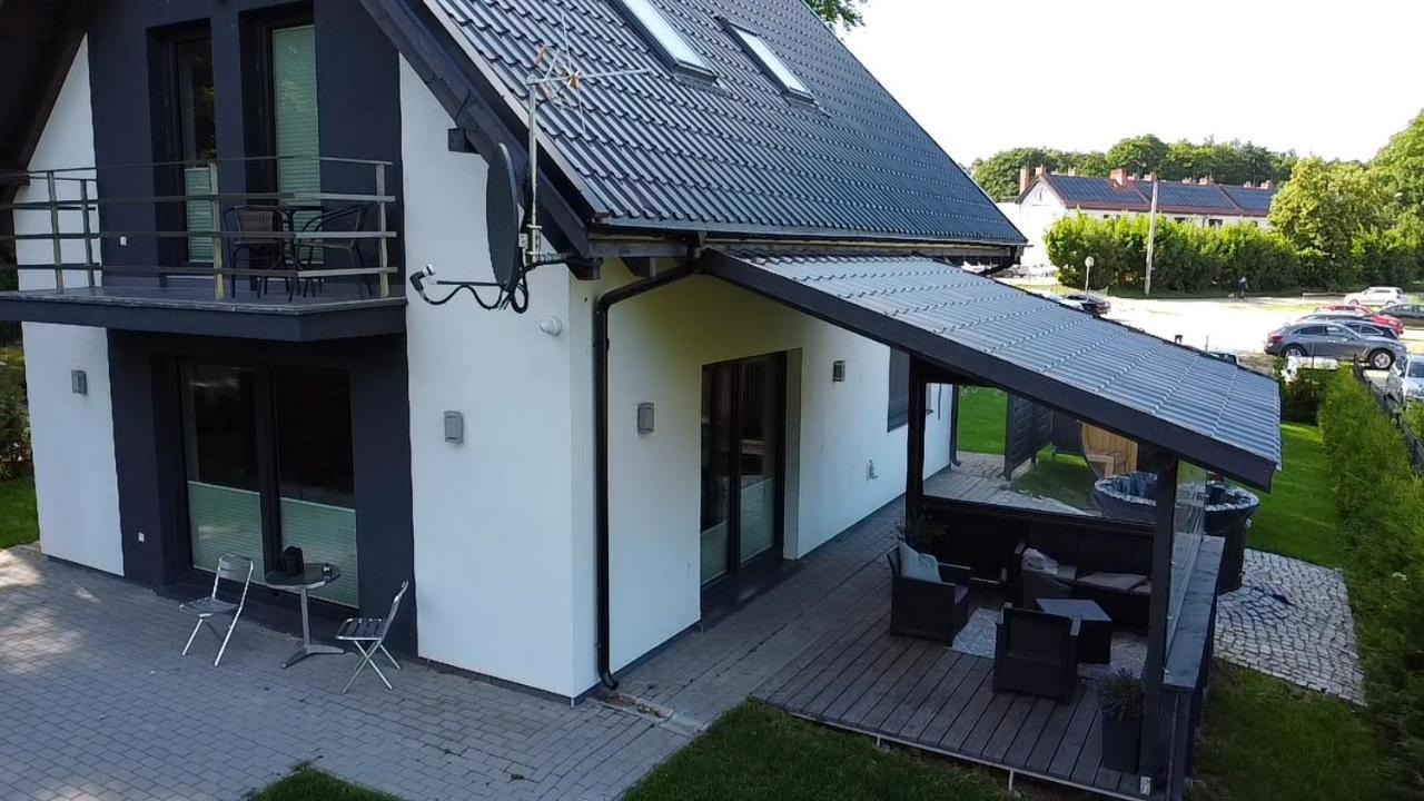 Domowy Zakatek Villa Tuchom Exteriör bild