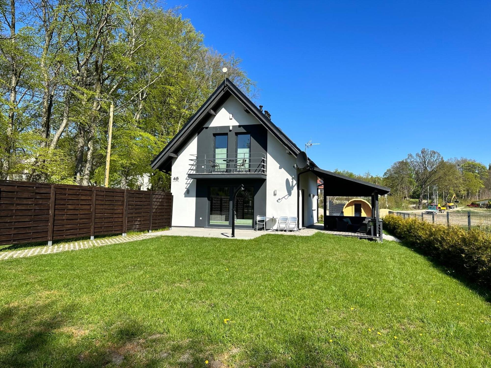 Domowy Zakatek Villa Tuchom Exteriör bild